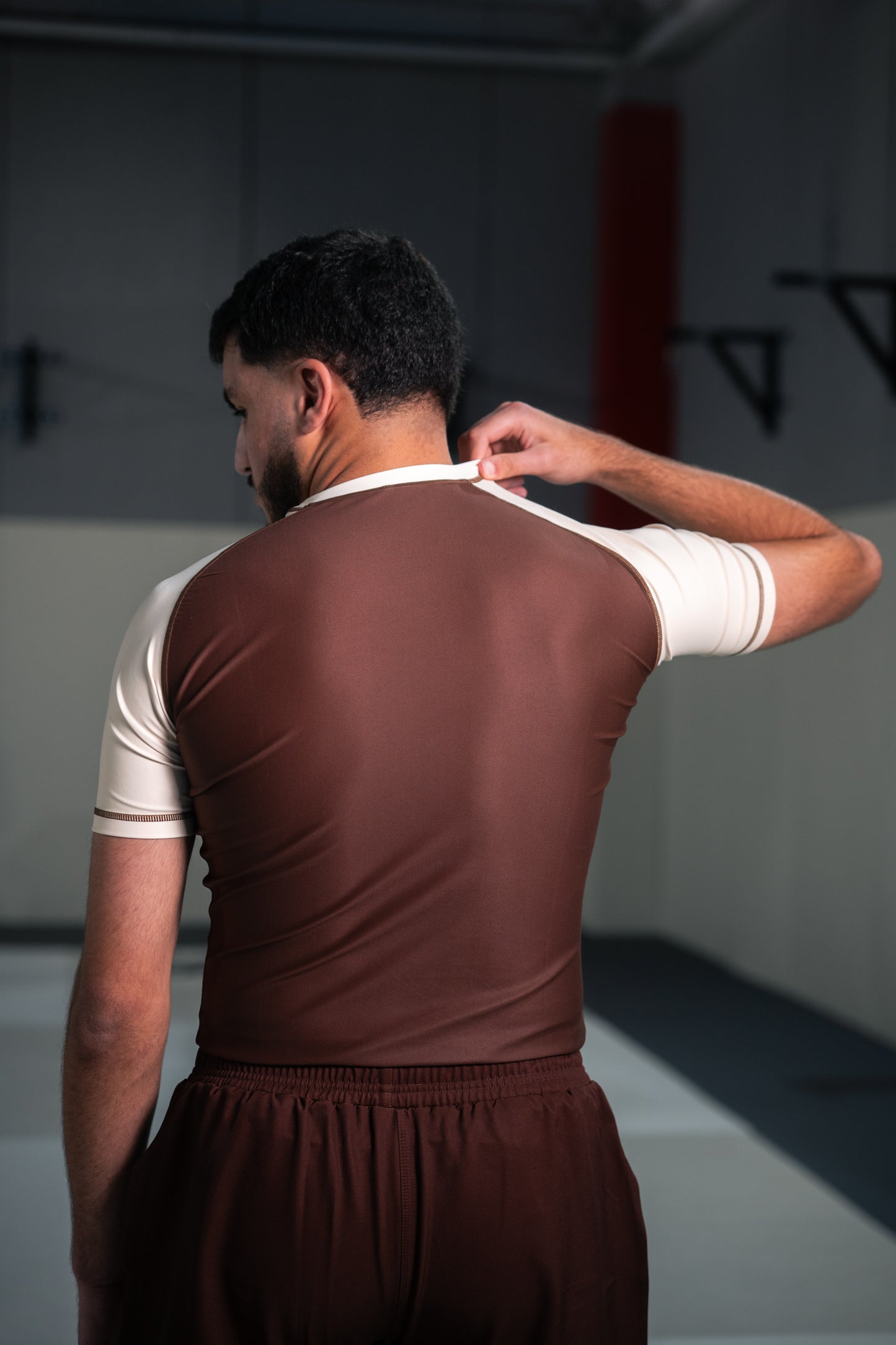Taipan Men's Short Sleeve Rashguard - Brown/Beige